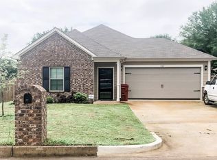 105 Haley Ln, Chandler, TX 75758