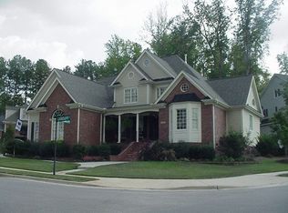 800 Landuff Ct, Cary, NC 27519