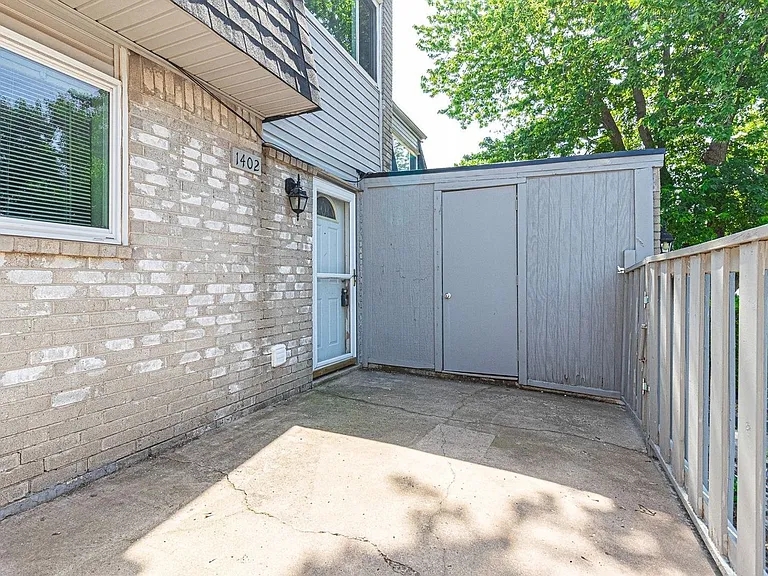 1402 Bill Carrol Dr — Photo 2