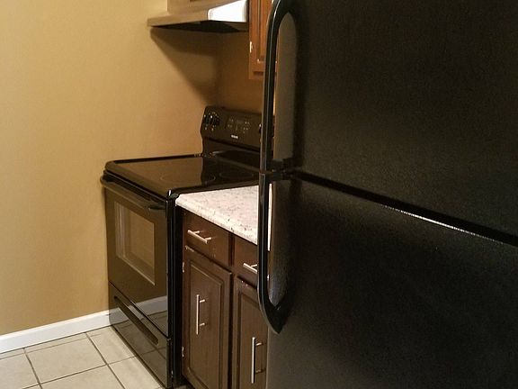 5th image of 3317 W 4th St APT 003