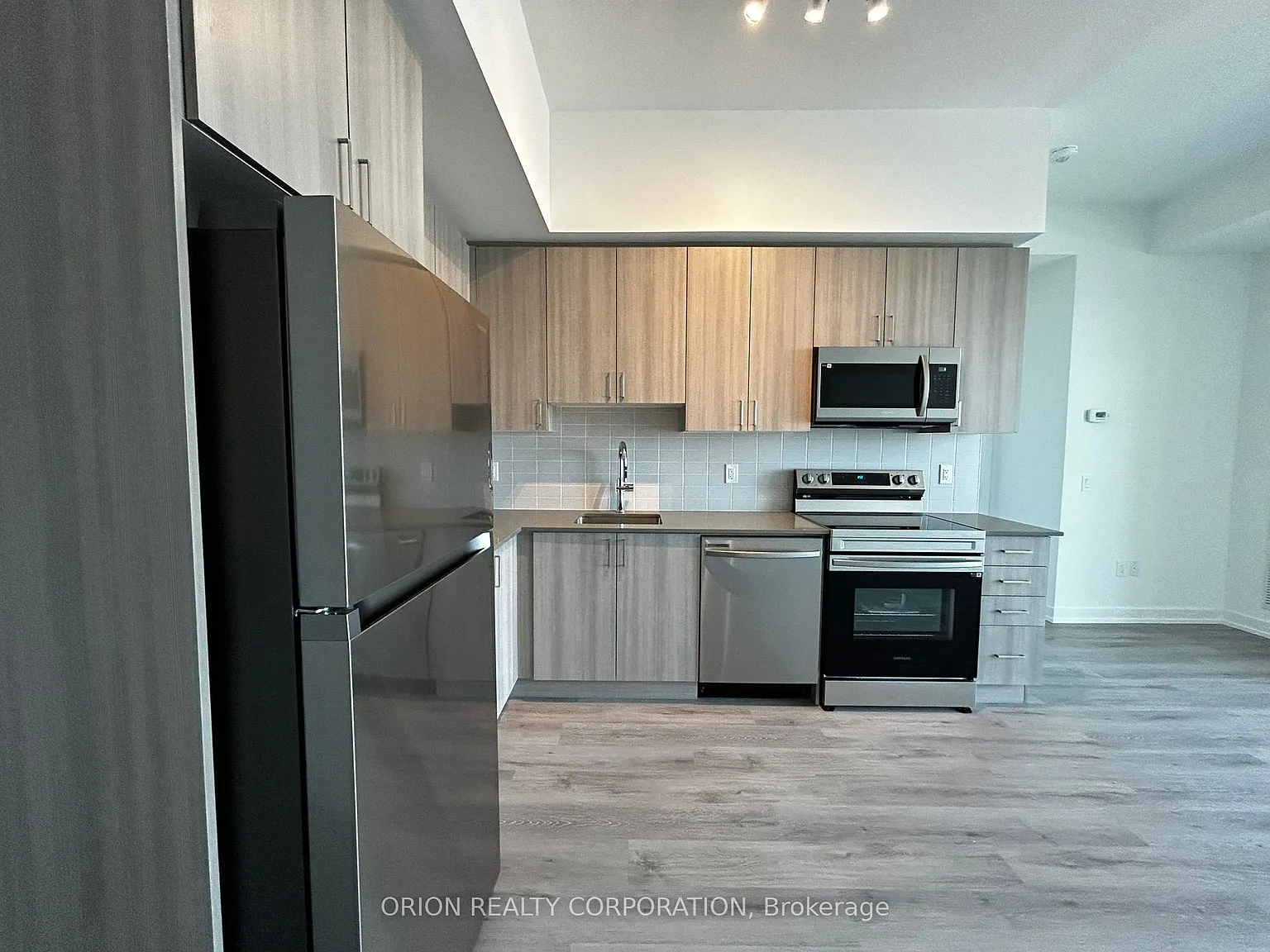 2 bed, $2,800 — Photo 3