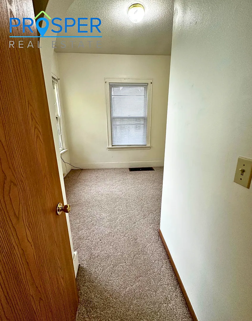 FI402X — Photo 2