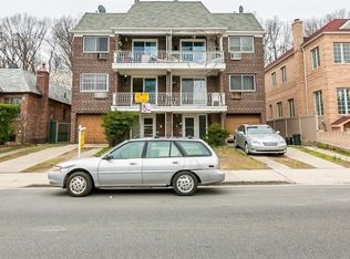 6654 Selfridge St, Flushing, NY 11375