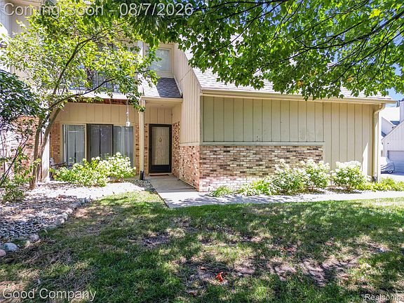 2nd image of 29367 Laurel Dr