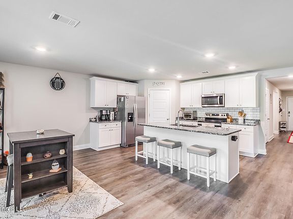4th image of 10105 Willow Leaf Dr