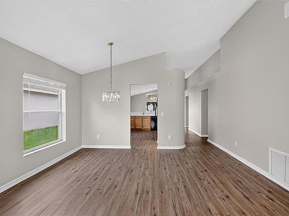 5th image of 1157 BALLYSHANNON PARKWAY