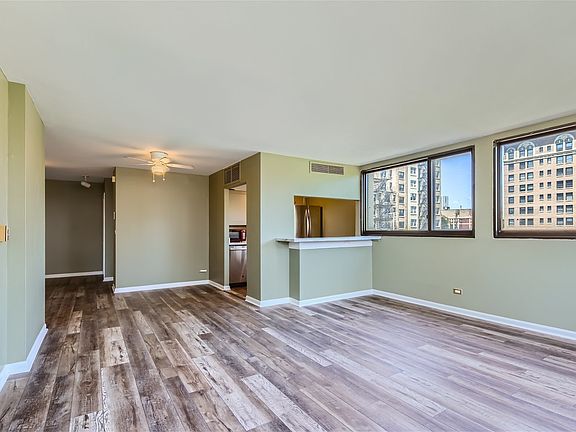 3rd image of 6150 N Kenmore Ave APT 4A