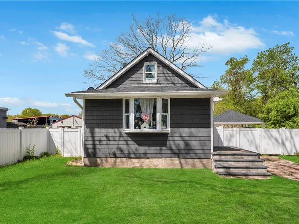 6 Smithtown Polk Boulevard, Centereach, NY 11720