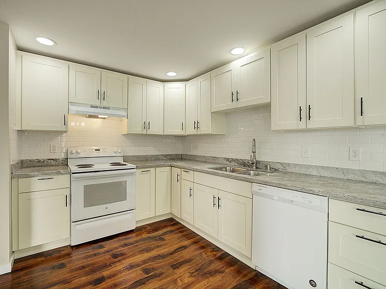 9840 NE 116th Street — Photo 5
