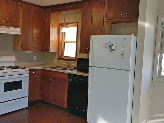 2nd image of 210 W South St APT 6