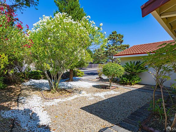 3rd image of 915 Seascape Cir