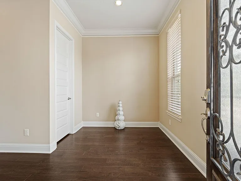 534 Imperial Blvd — Photo 8