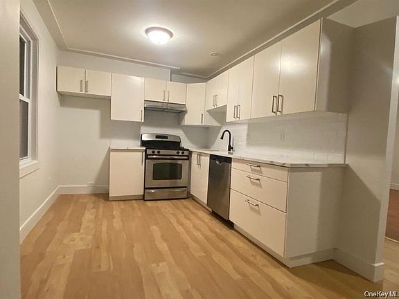 4th image of 168 Jefferson Avenue