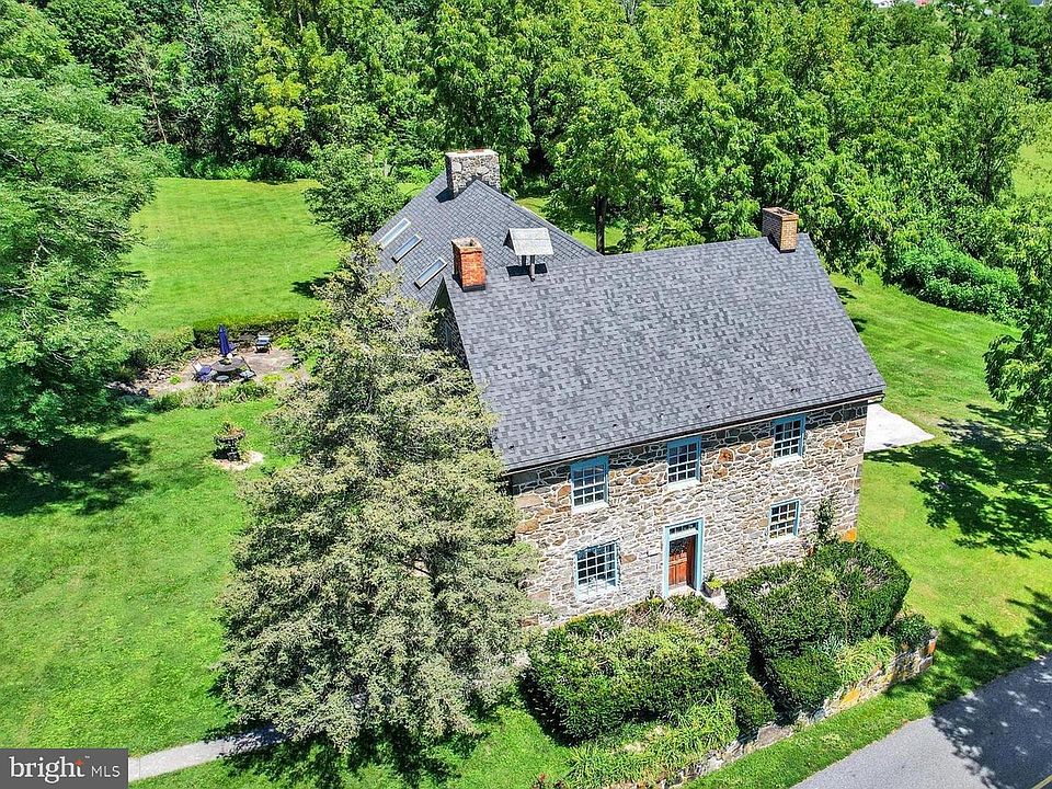 1st image of 759 Hoffman Rd