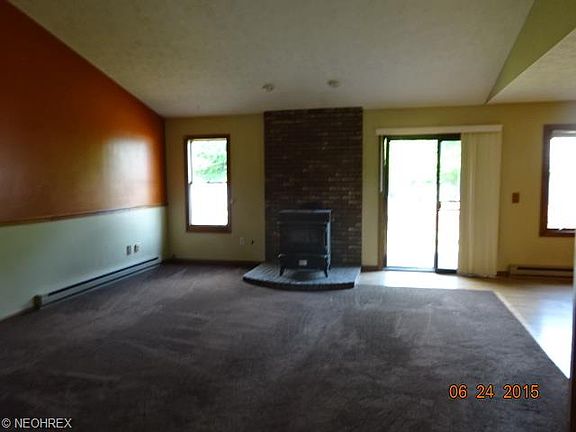 2nd image of 121 Creekfield Ct