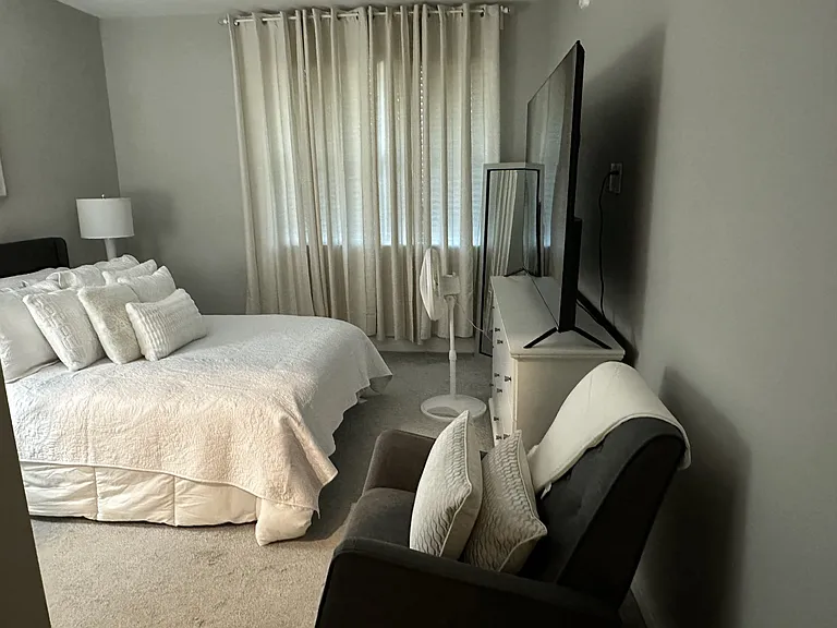 Main Bedroom fits a King and Dresser