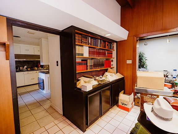 2nd image of 2441 Evergreen Dr