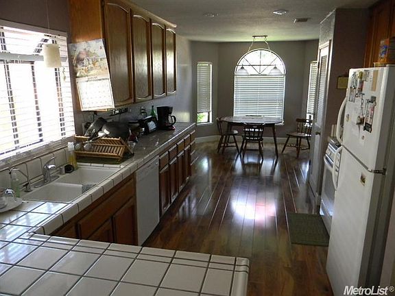 2nd image of 660 Pestana Dr