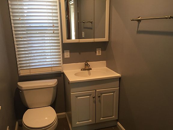 3rd image of 1323 Avon Dr