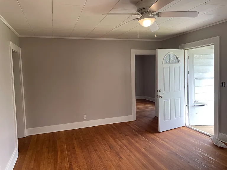 314 Spence St — Photo 9