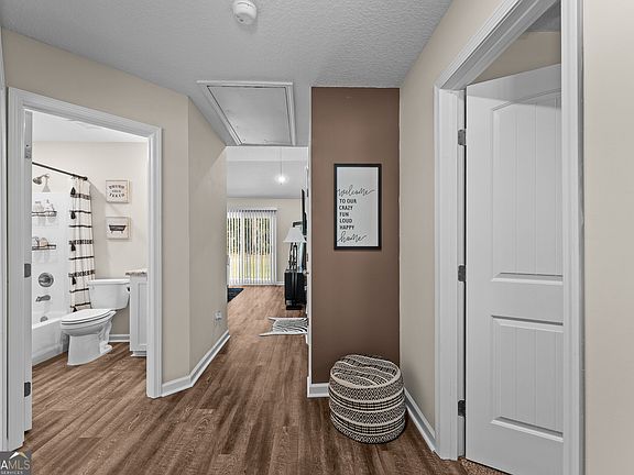5th image of 501 Church Cir