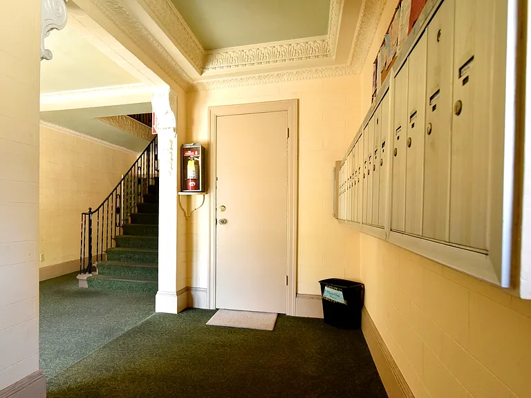 200 Wayne Ave #19 — Photo 18