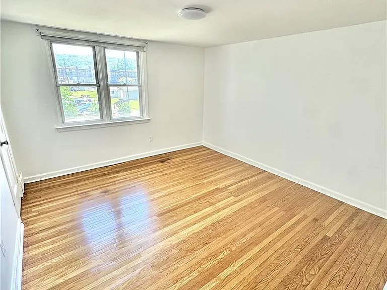 749 Benton St — Photo 14