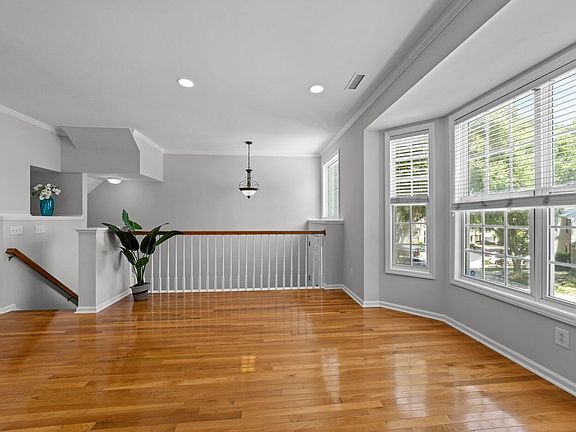 5th image of 6809 Middleboro Dr