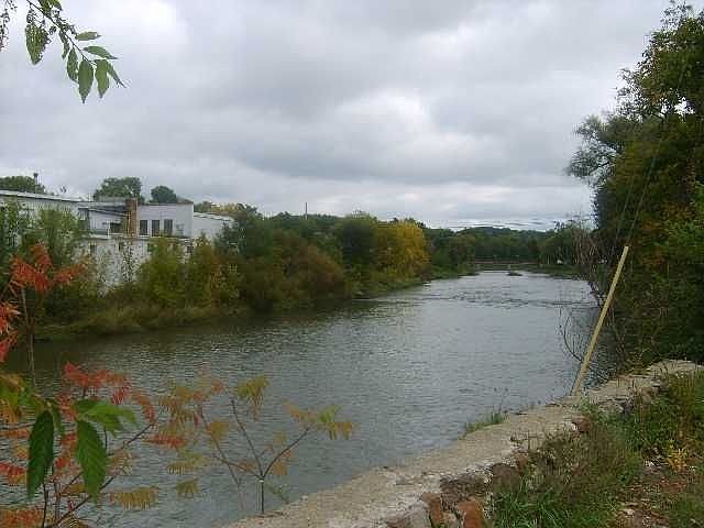2nd image of 107 Walnut St
