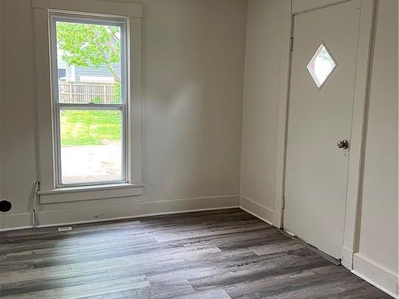 5th image of 1008 Boone St