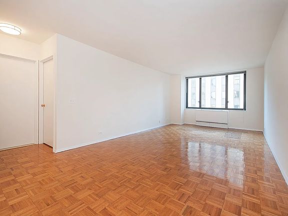 3rd image of 211 W 56th St #D29