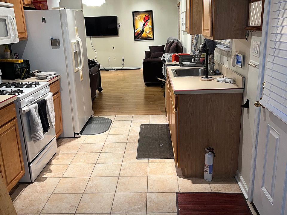 1st image of 18 Schollcrest Ave #2
