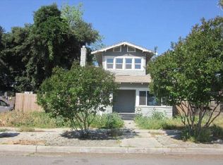 225 N I St, Tulare, CA