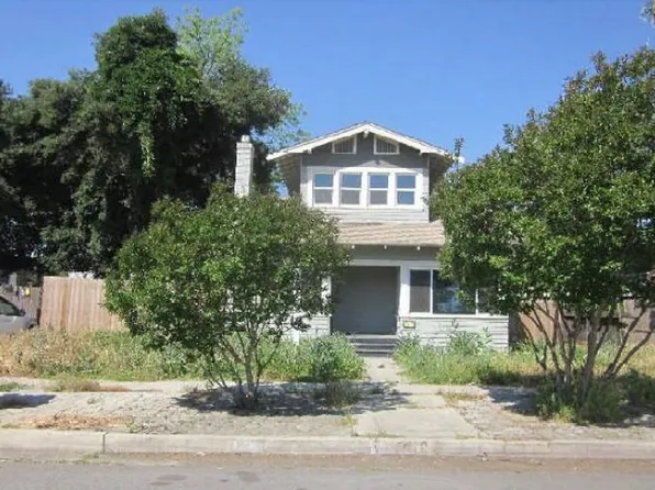 225 N I St, Tulare, CA 93274