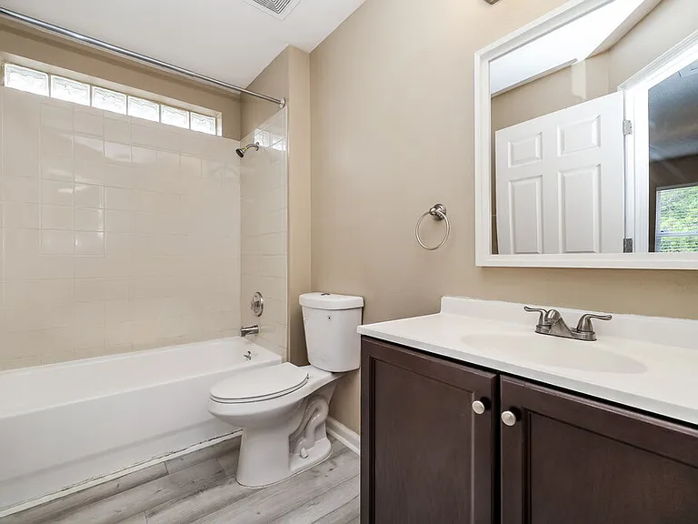 6719 Summer Cove Dr — Photo 10