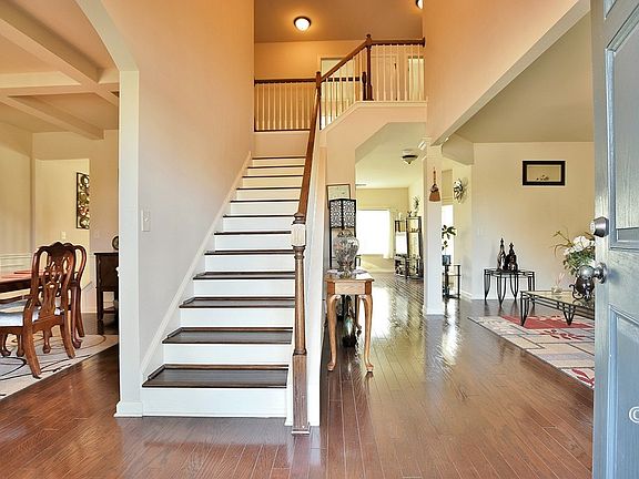 3rd image of 40 White Pine Way