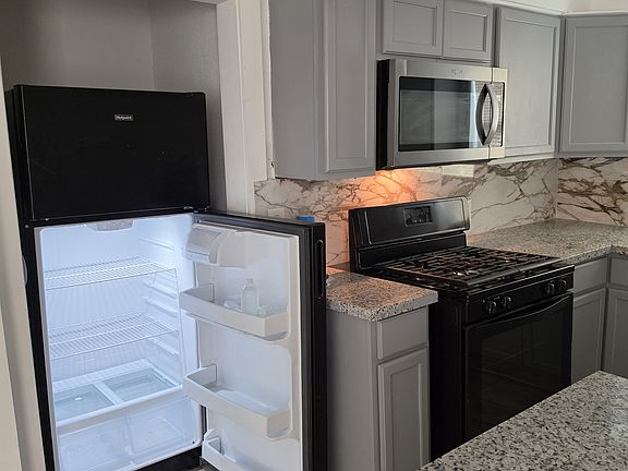 3rd image of 4526 Edfield St