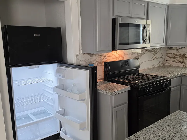 4526 Edfield St — Photo 3