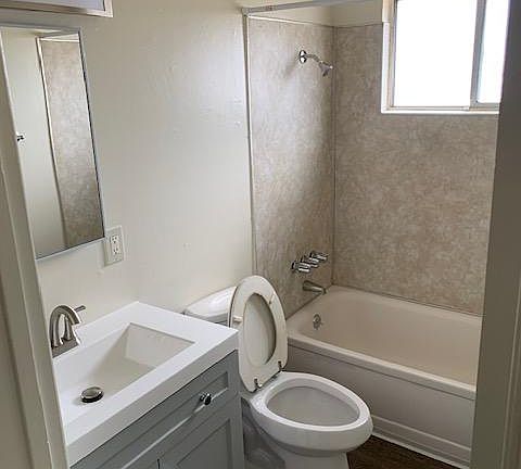 5th image of 10420 Buena Plaza Cir