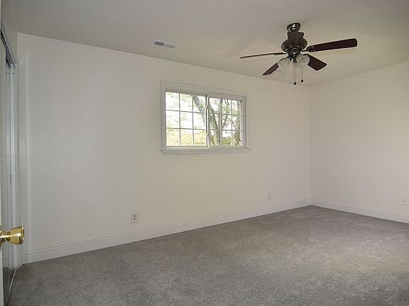 3rd image of 1001 Forest Hills Ave