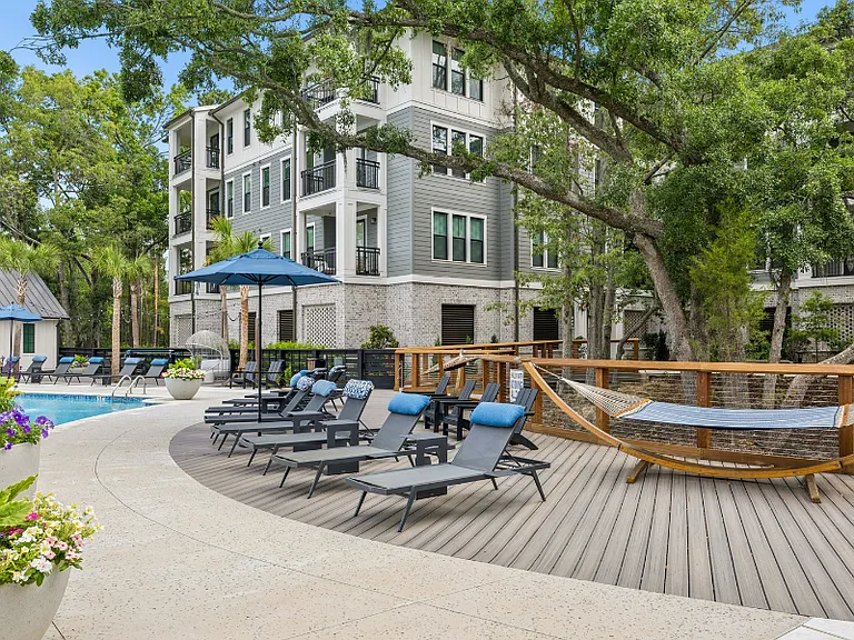 The Henslow Daniel Island Apartments & Townhomes — Photo 44