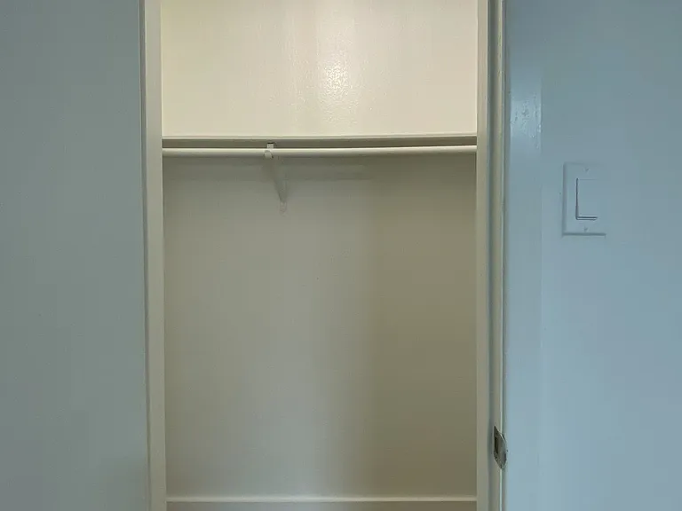 St. Edwards Place Apartments — Photo 7