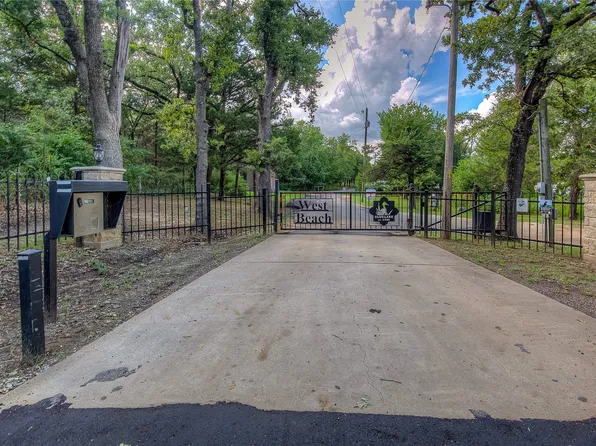 4376 W Beach Dr, Greenville, TX 75402