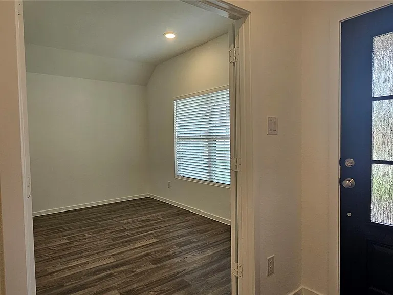 9918 Lockridge Manor Dr — Photo 5