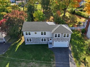 18 Elmcrest Rd, North Andover, MA 01845