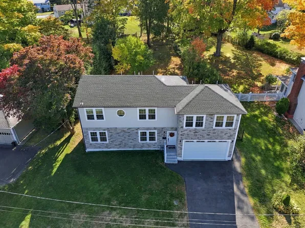 18 Elmcrest Rd, North Andover, MA 01845
