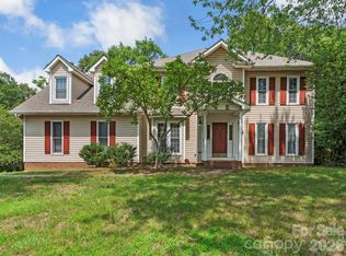 14437 Raynham Dr, Charlotte, NC 28262