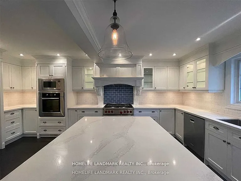 3 Padget Pl — Photo 3