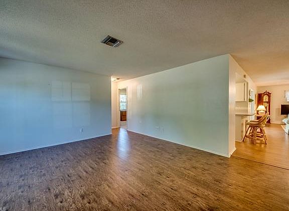 4th image of 7451 Barrancas Ave