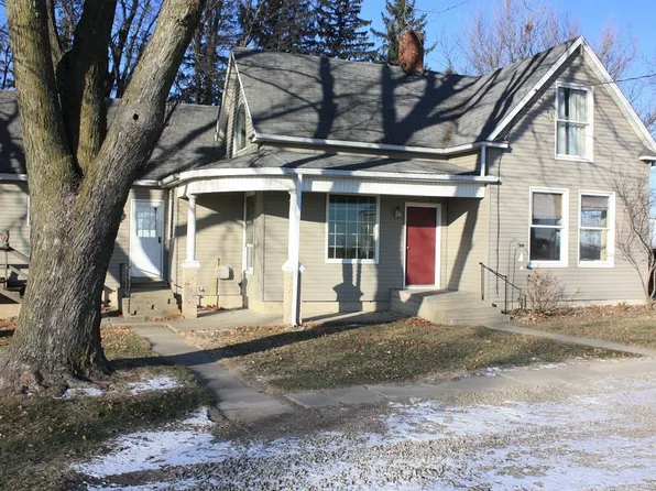 402 S Clark St, Pella, IA 50219